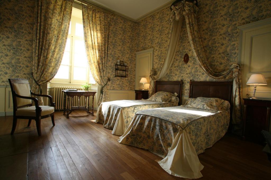 Sens-Beaujeu Chateau De Beaujeu الغرفة الصورة